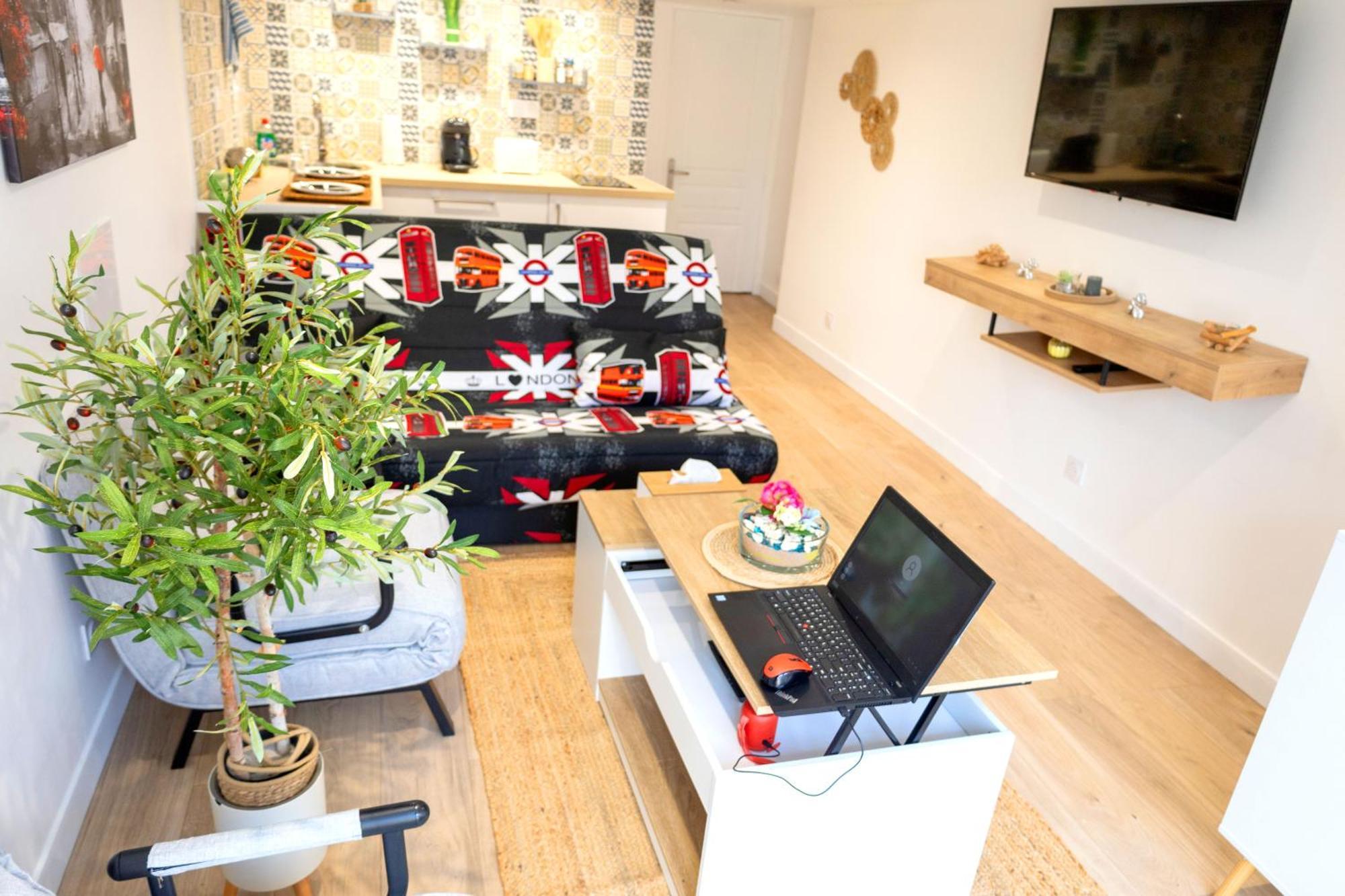 The Silent Green Lounge, Noisiel Exteriér fotografie